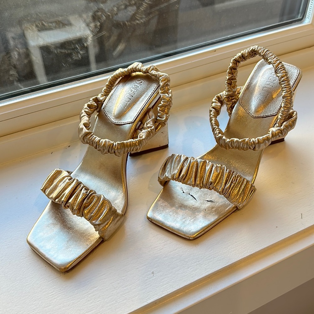 Schutz metallic gold block heel